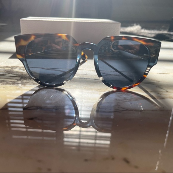 Lady Dior stud 3 tortoise sunglasses - Picture 8 of 8